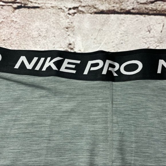 NWT Nike Pro Women’s Plus Athletic Leggings - Size 2X - Picture 4 of 10